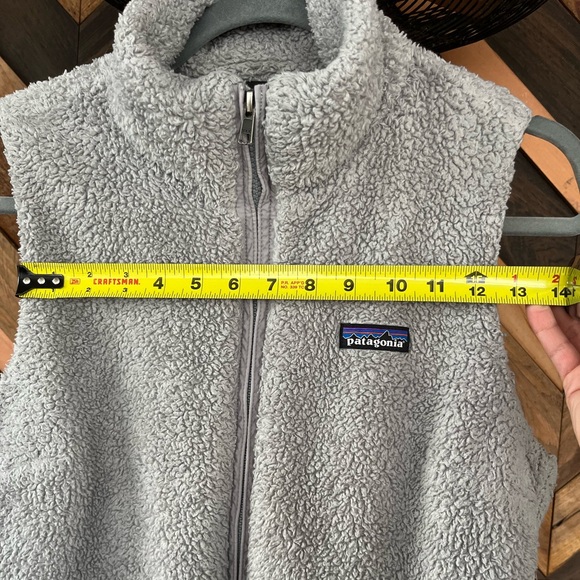 Patagonia Women’s Los Gatos Fuzzy Fleece Vest-Grey Size Medium - Picture 8 of 8